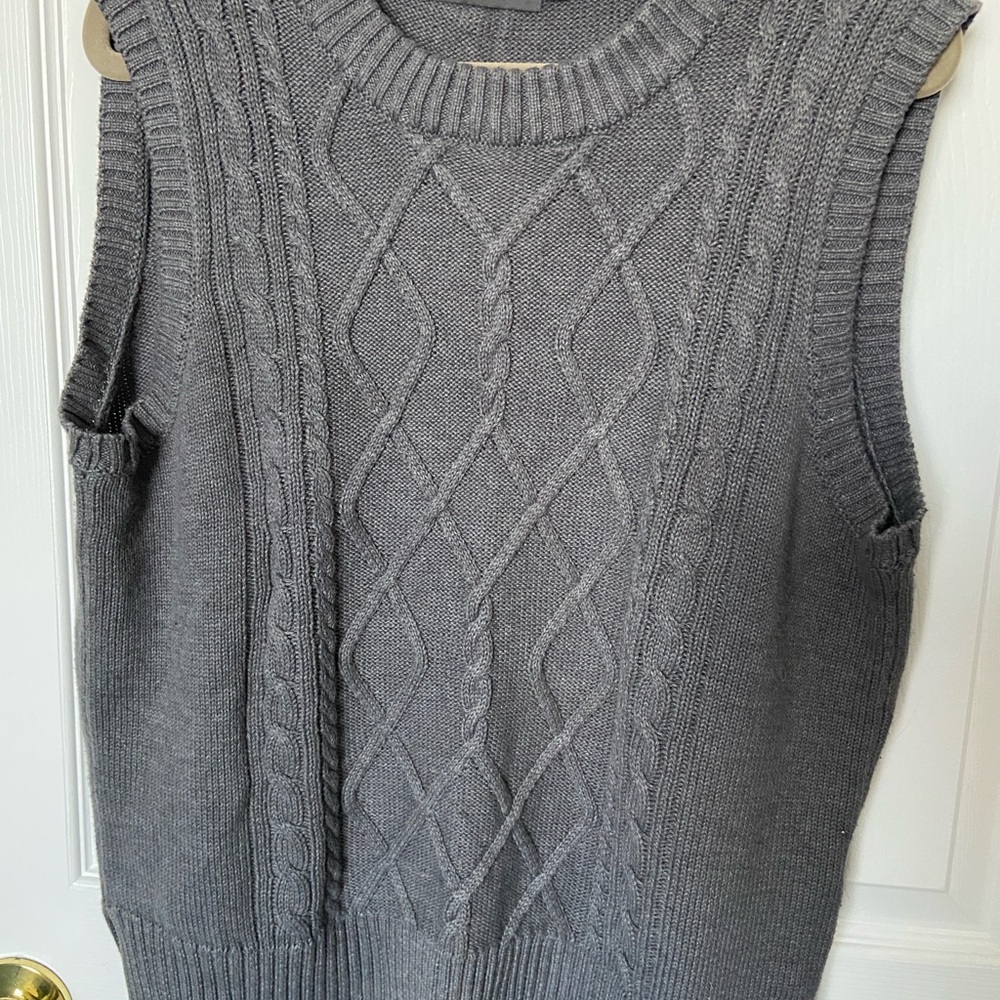 Suzy Shier Gray Crewneck Sweater with Ribbed Knit